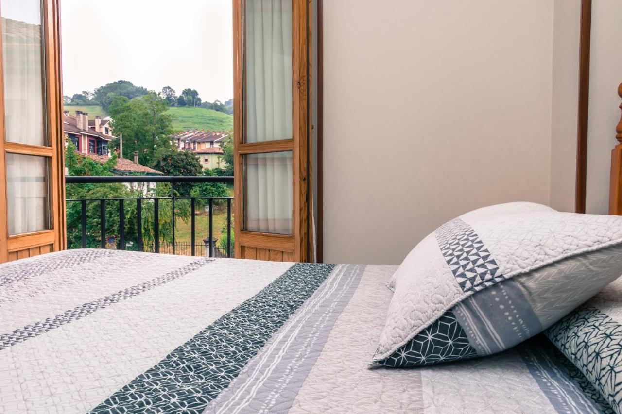 Hotel Plaza Onís エクステリア 写真