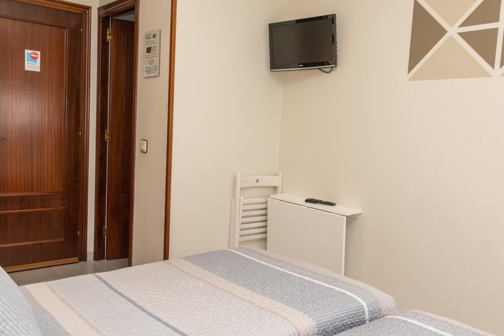 Hotel Plaza Onís エクステリア 写真