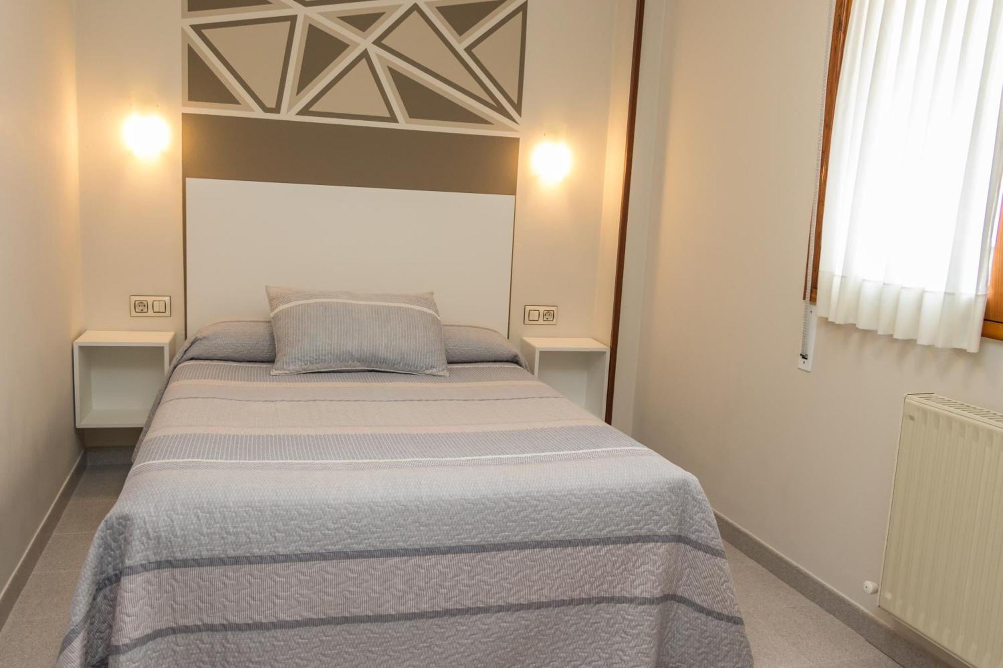 Hotel Plaza Onís エクステリア 写真